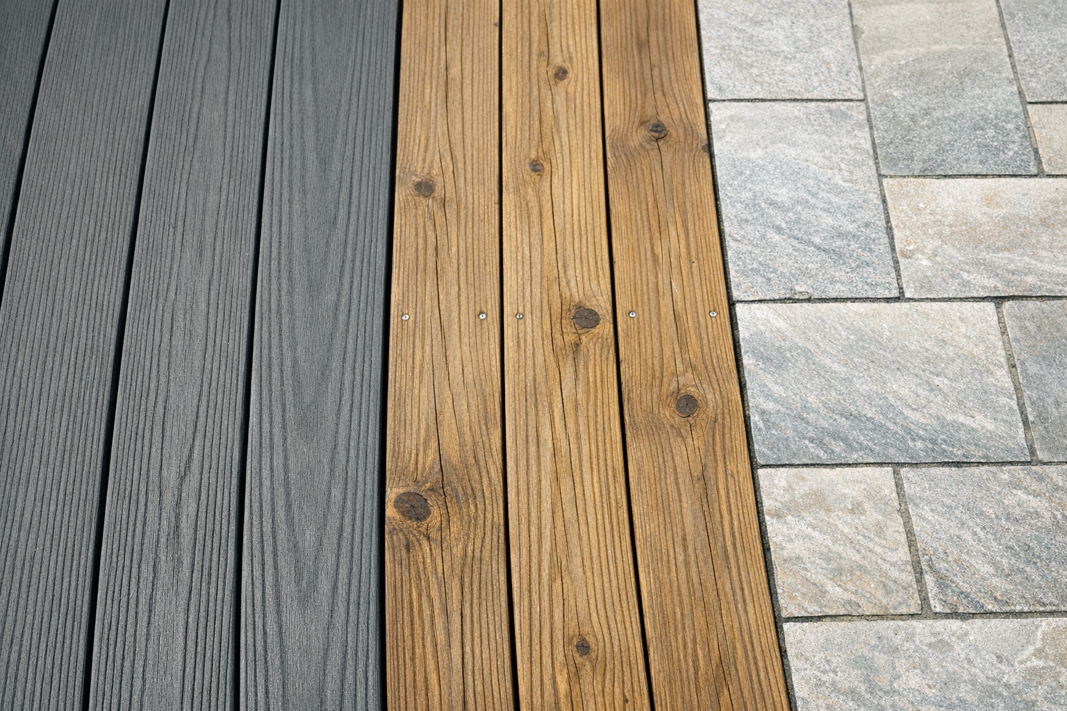 Terrassenbelag im Vergleich: WPC, Holz oder Stein
